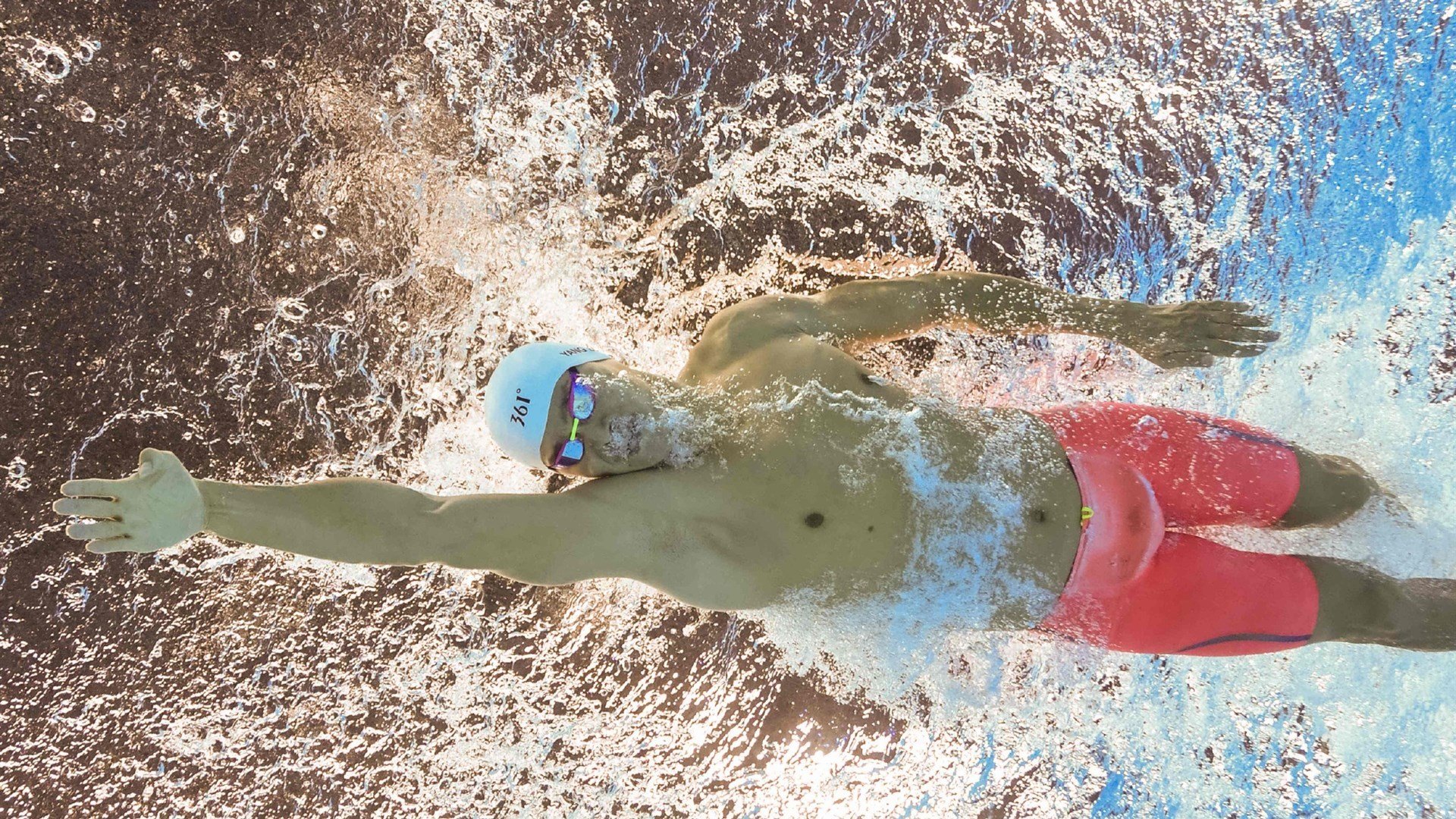 开云娱乐官网-《电竞硬件设备不断创新，专业电竞装备成为趋势》，电竞设备测评